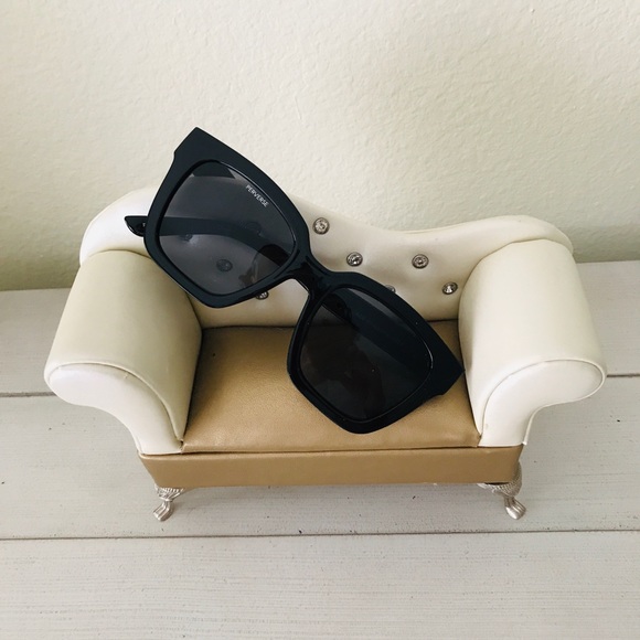 PERVERSE Black ACE SUNGLASSES NWT - Picture 5 of 8